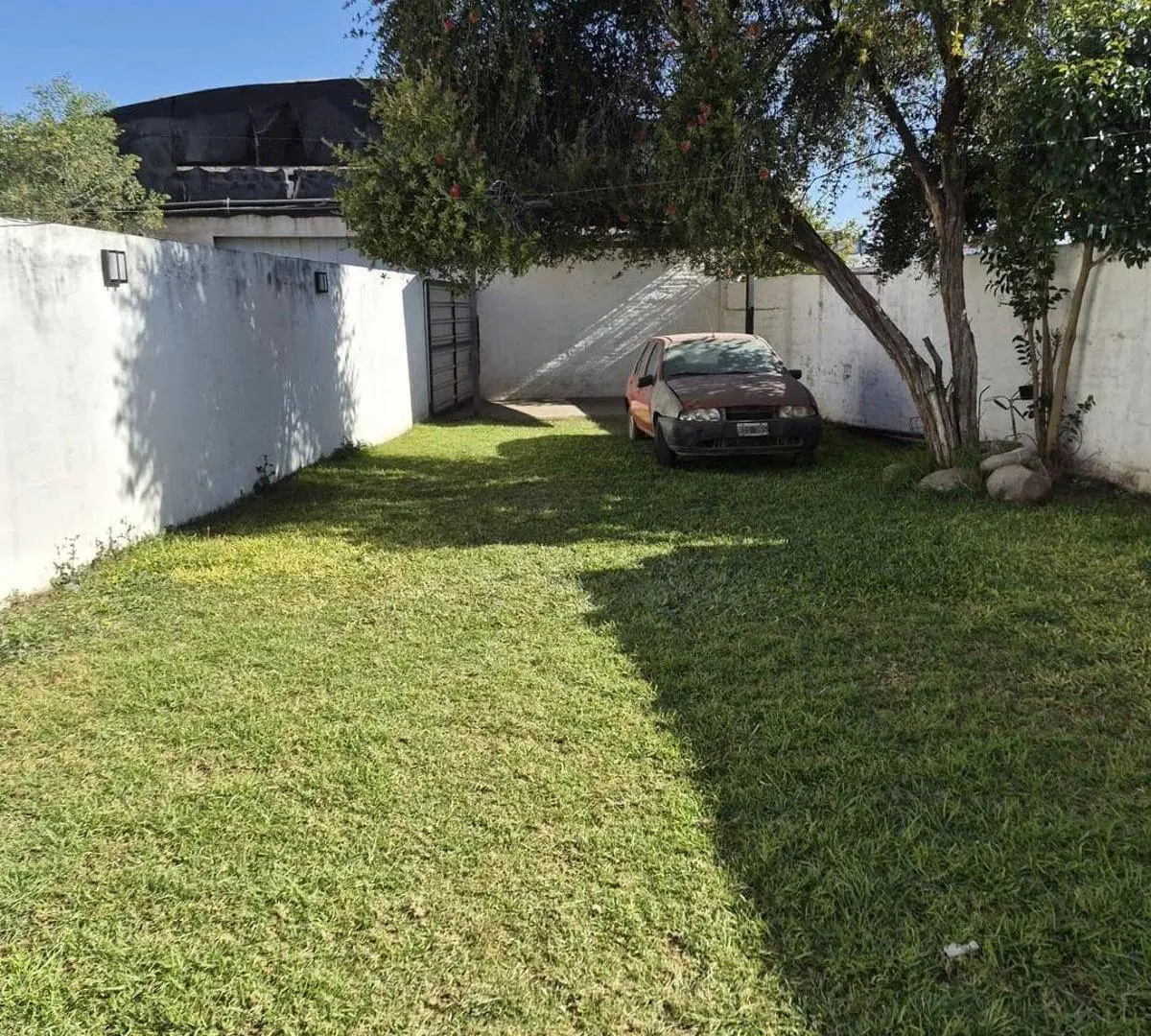 ALQUILER CASA 4 DORM B°SAN MARTIN 8