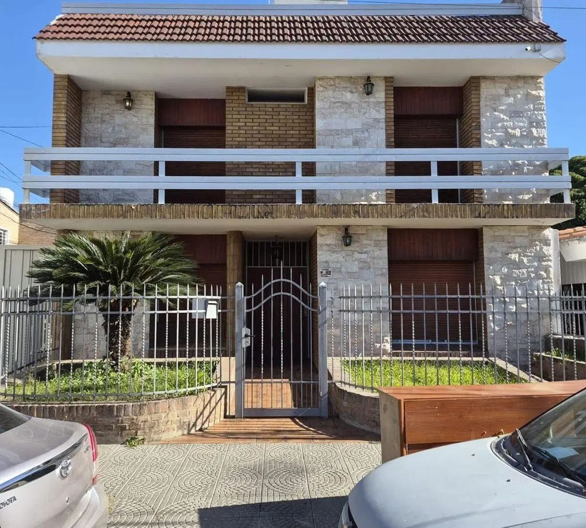 ALQUILER CASA 4 DORM B°SAN MARTIN 1