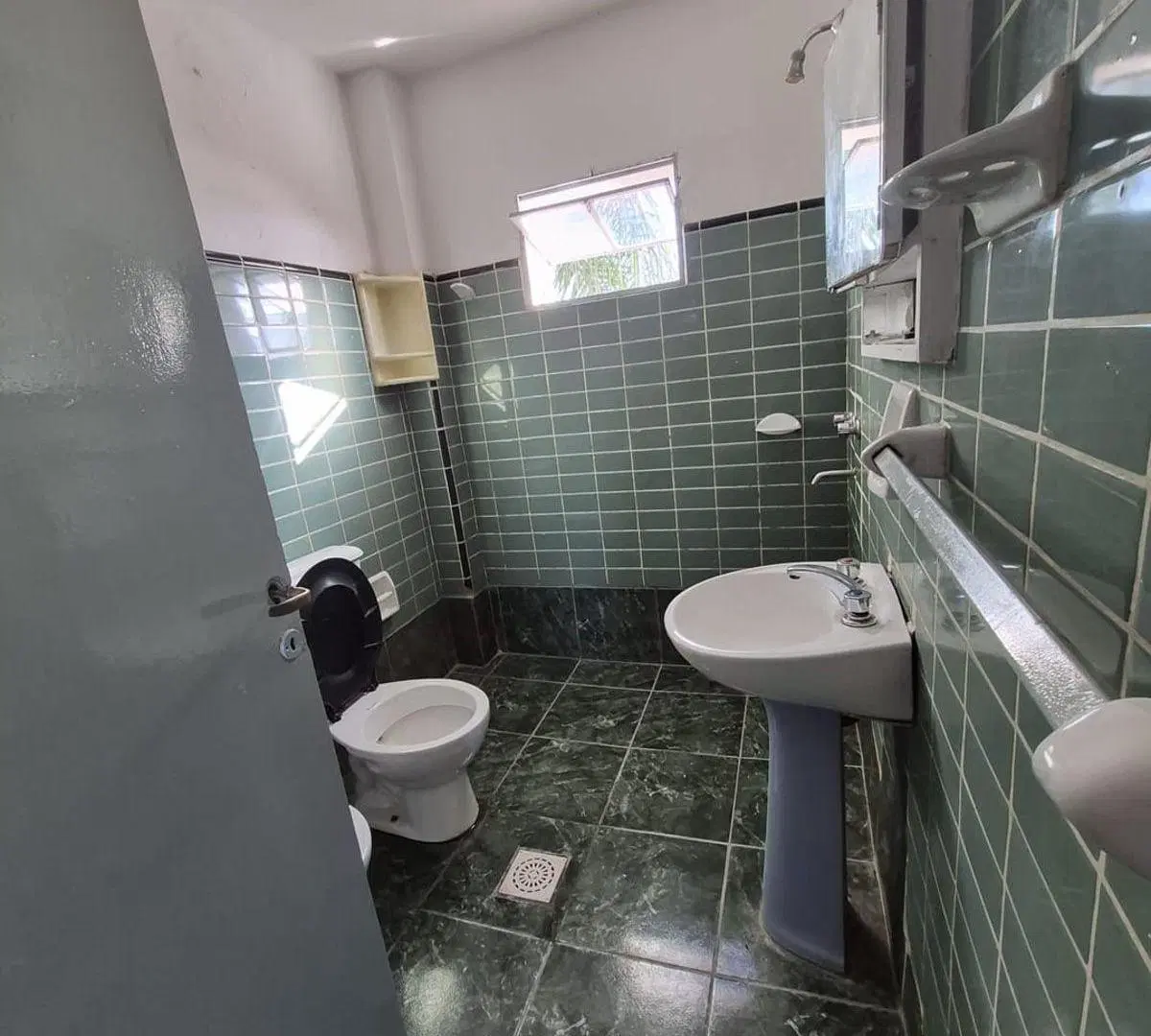 ALQUILER CASA 3 DORM B°PARAISOS 6