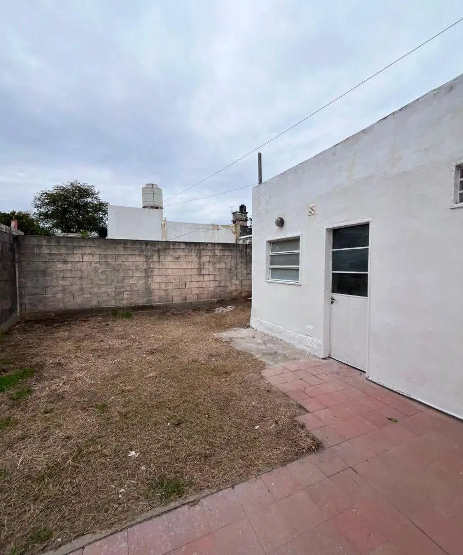 Casa en Alquiler 2 dormitorios B° Zumaran 5
