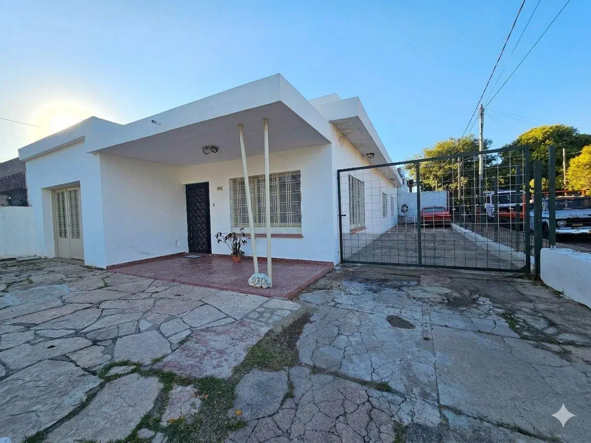 Venta de casa esquina en Las Magnolias 2