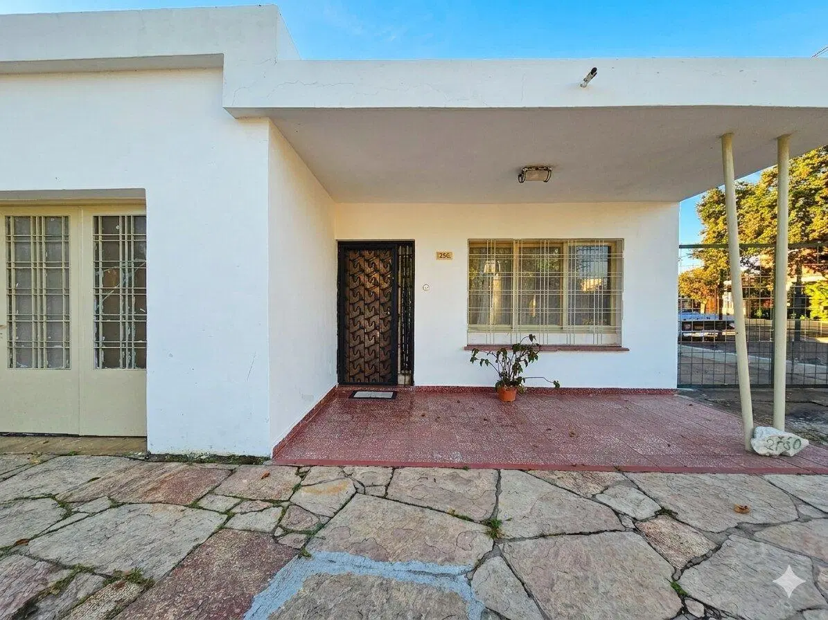Venta de casa esquina en Las Magnolias 5