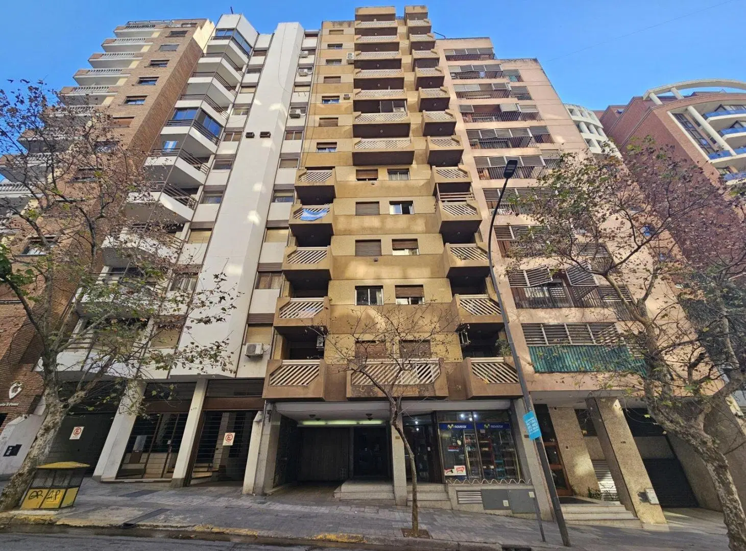 Departamento grande y con patio 5