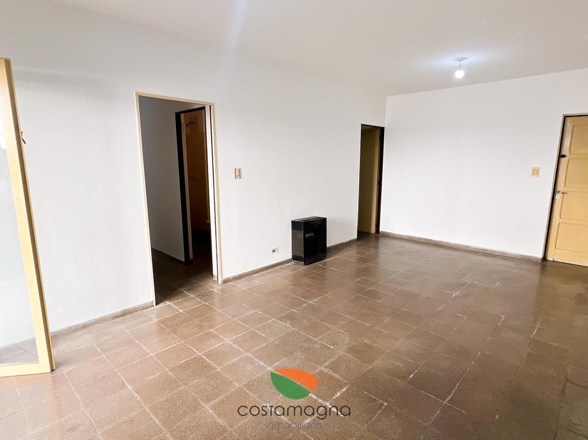 Departamento Amplio - 3 Dor - Desocupado - Escritura 5