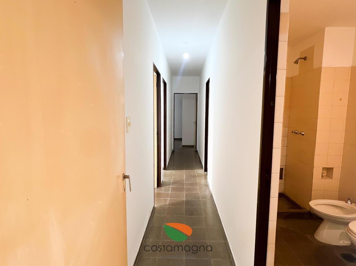 Departamento Amplio - 3 Dor - Desocupado - Escritura 5