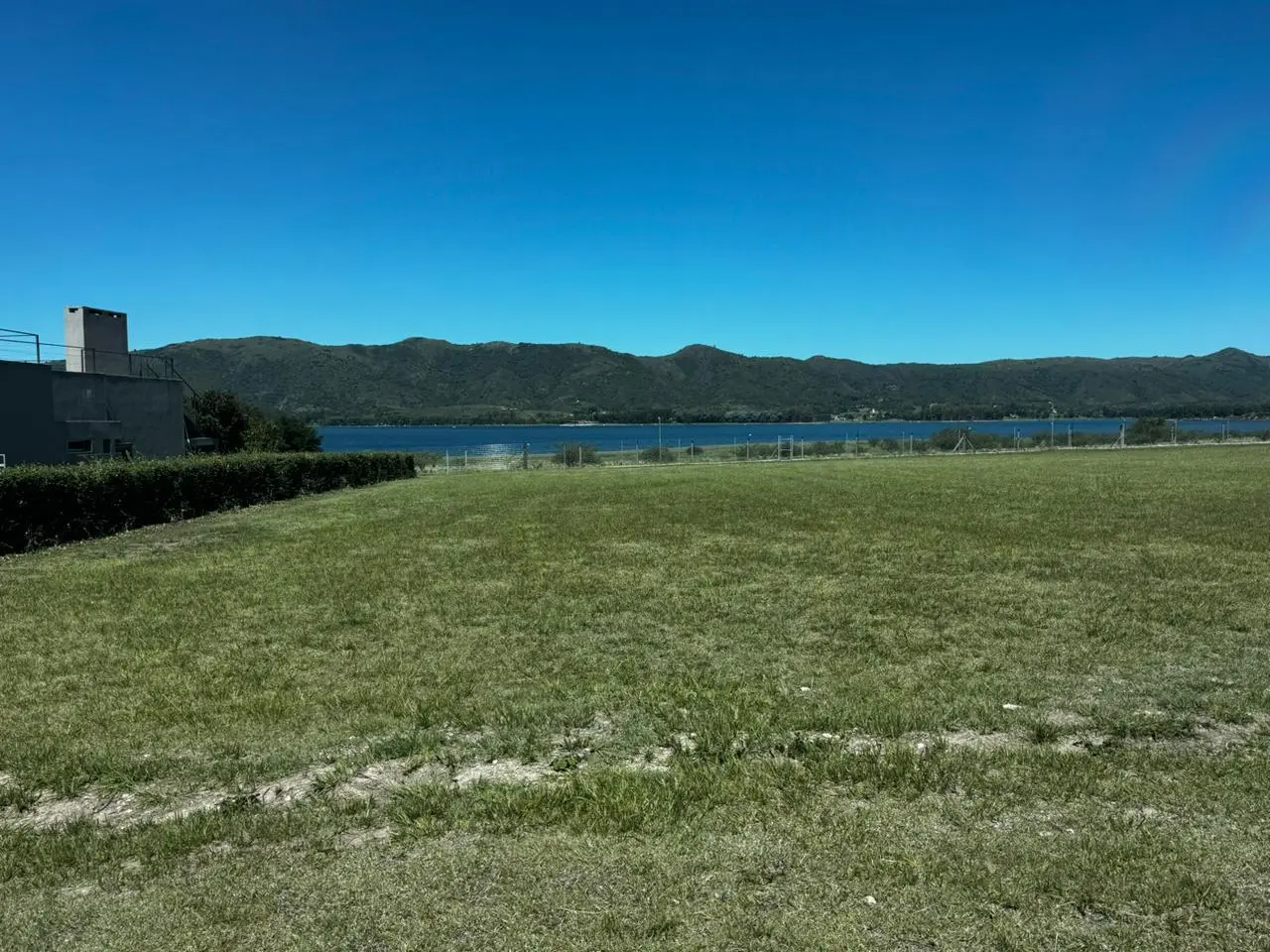 OPORTUNIDAD FRENTE AL LAGO, PUERTO DEL AGUILA. 2