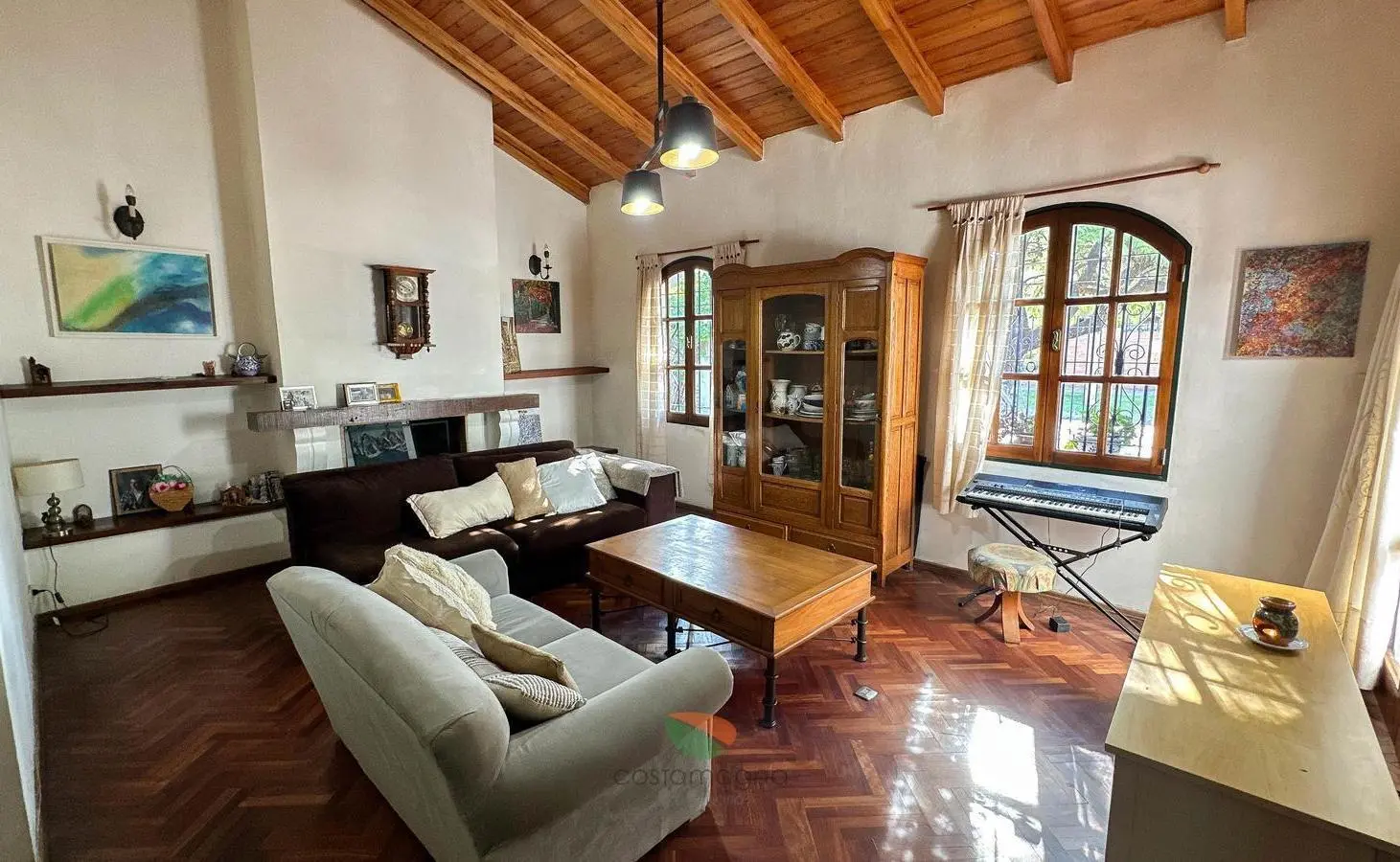 Casa en venta APTA CRÉDITO en Villa Belgrano con pileta, quincho y tres dormitorios 4