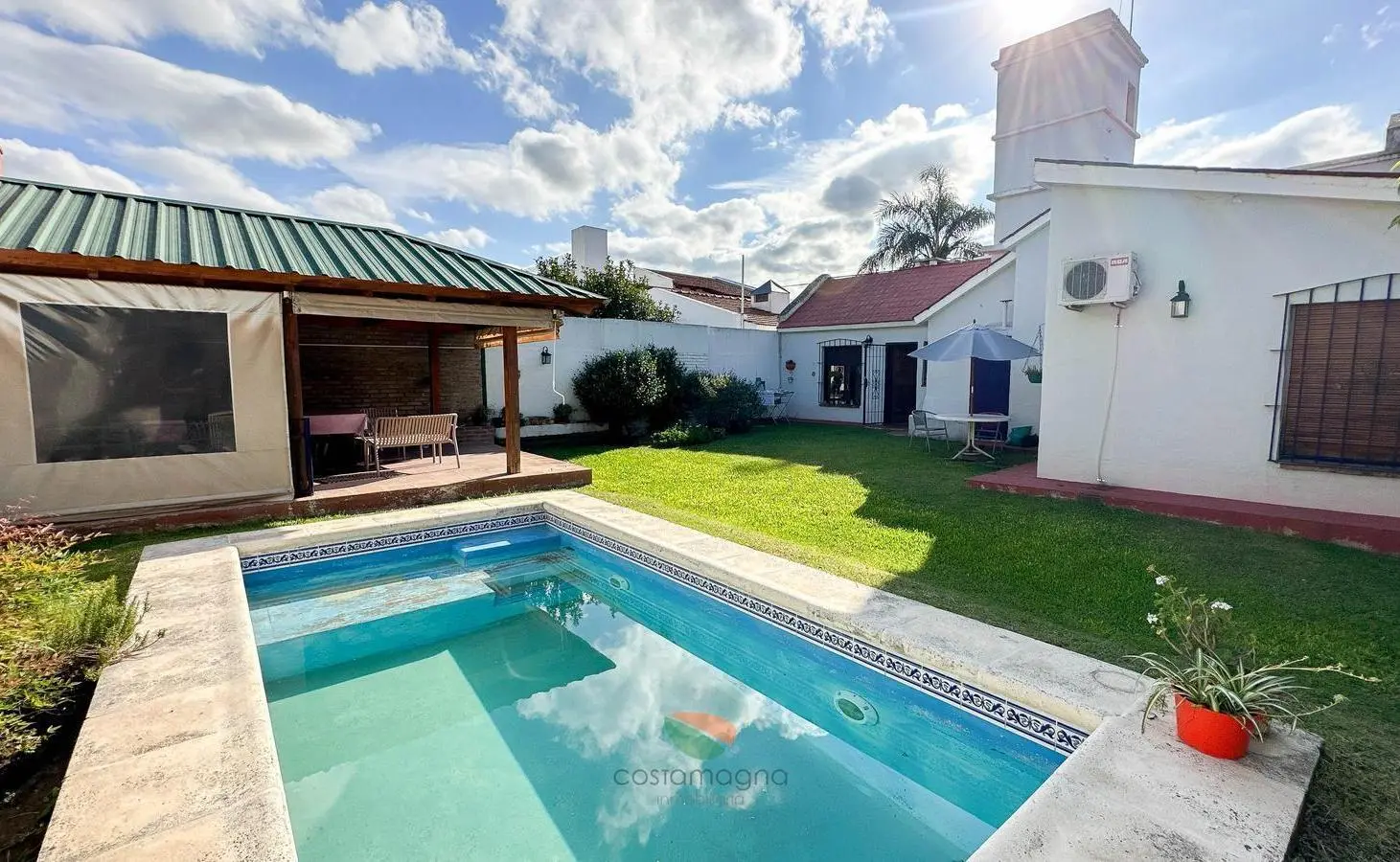 Casa en venta APTA CRÉDITO en Villa Belgrano con pileta, quincho y tres dormitorios 2
