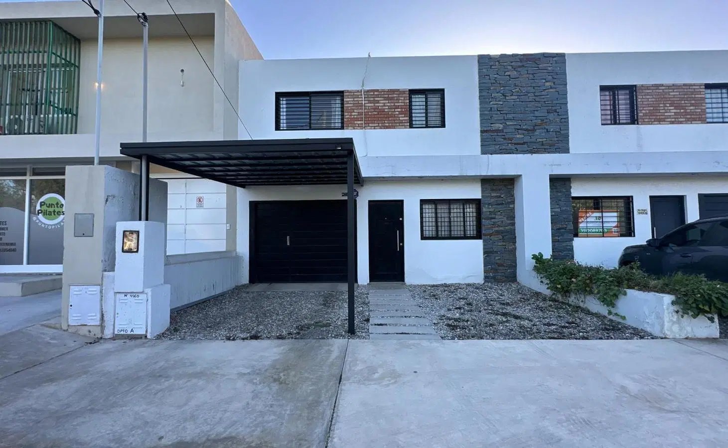DUPLEX EN VENTA DE 3 DORMITORIOS, JARDINES DEL OLMO. APTO CREDITO!! 2