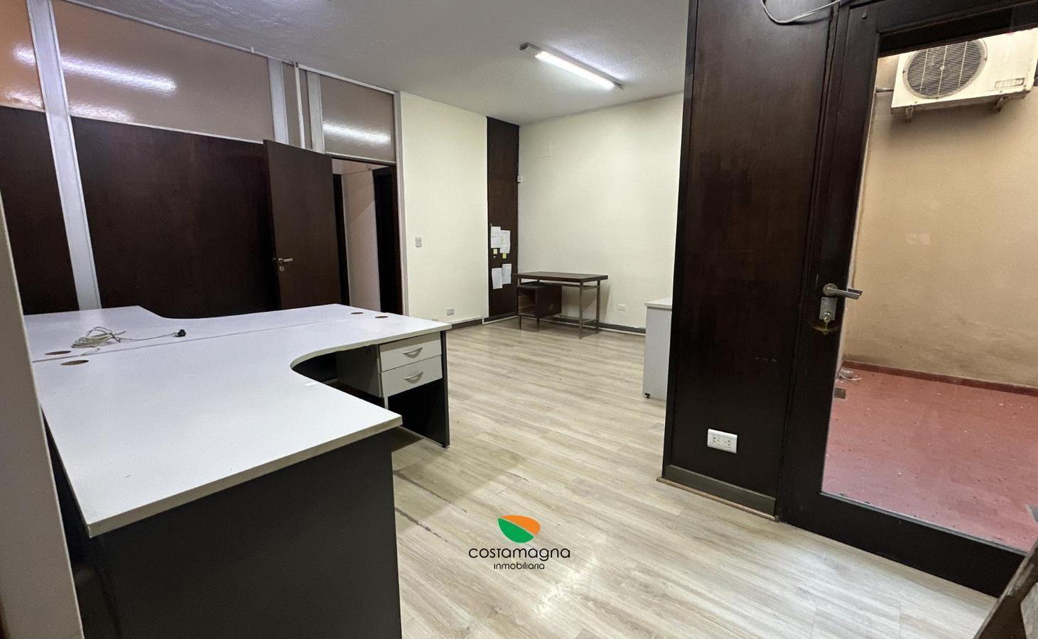 Foto de Centro|Oficina Flexible 6 Privados, Patios de Luz y Cochera, imagen 3