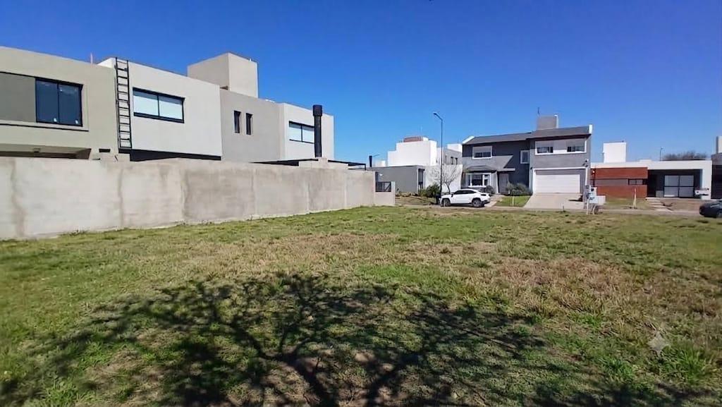 Foto de Terreno en venta en Colinas de Manantiales, imagen 1