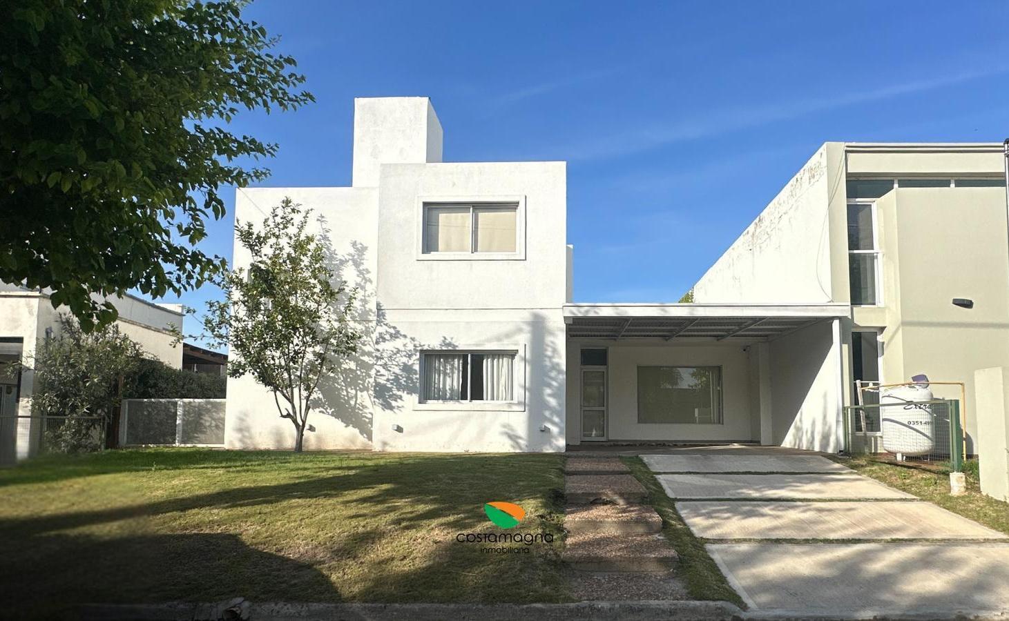 Foto de Casa de tres dormitorios en Tejas Tres, imagen 1