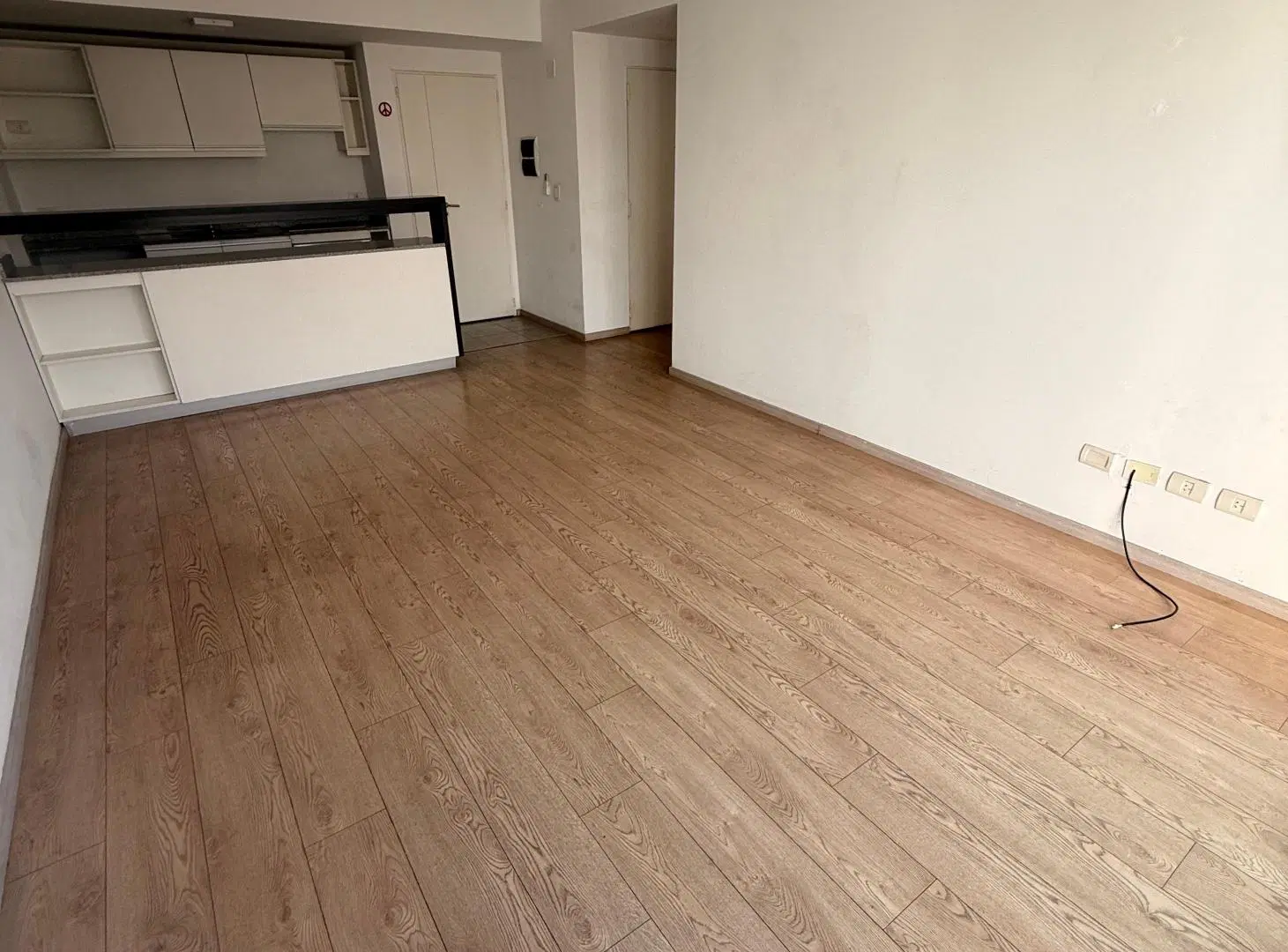 3 ambientes balcon terraza de 32m2. Sup total 94,50m2- SUM- PARRILLA-laundry- JACUZZI 4