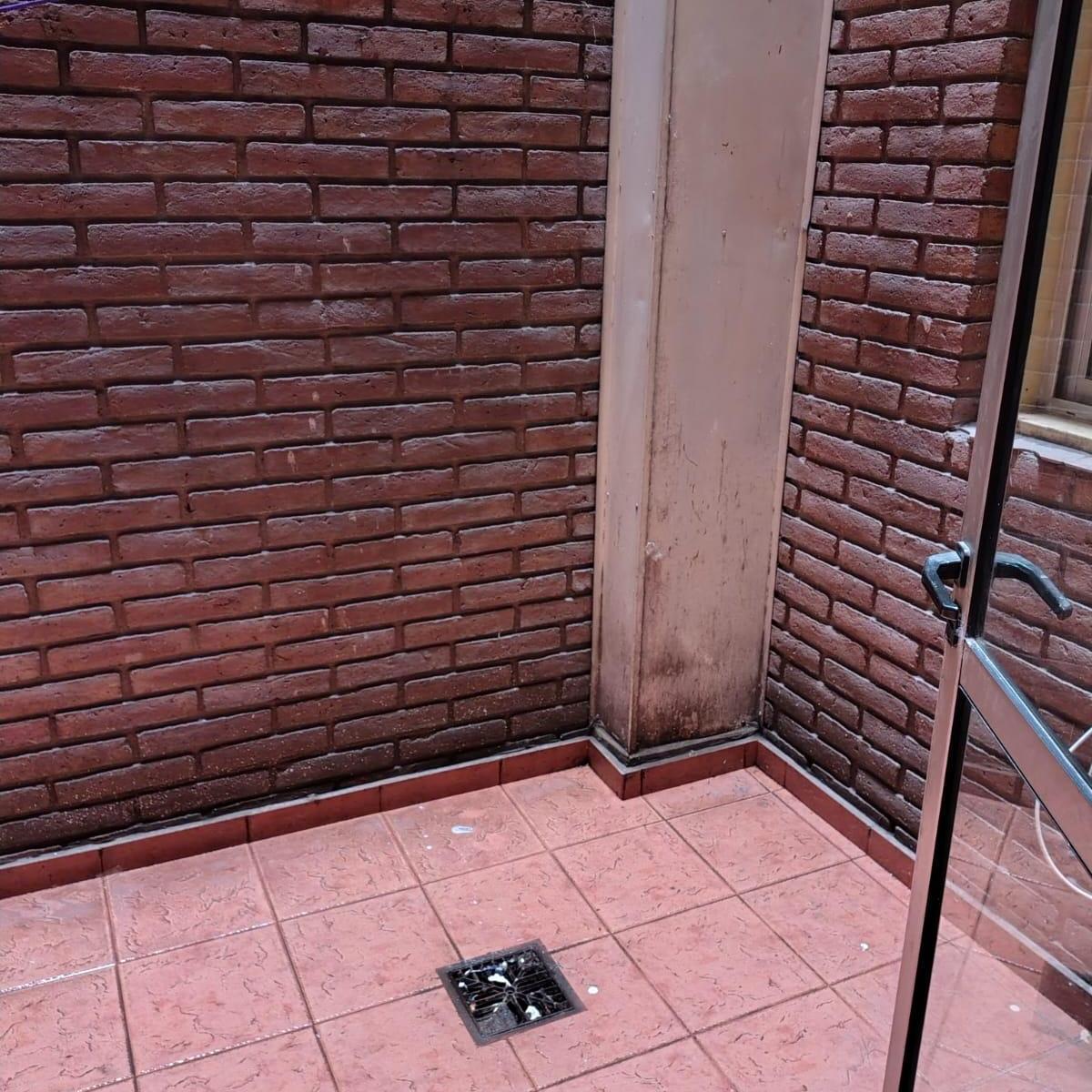 1 Dorm Mas Escritorio V. Sarsfield 468 Frente Patio Olmos 2