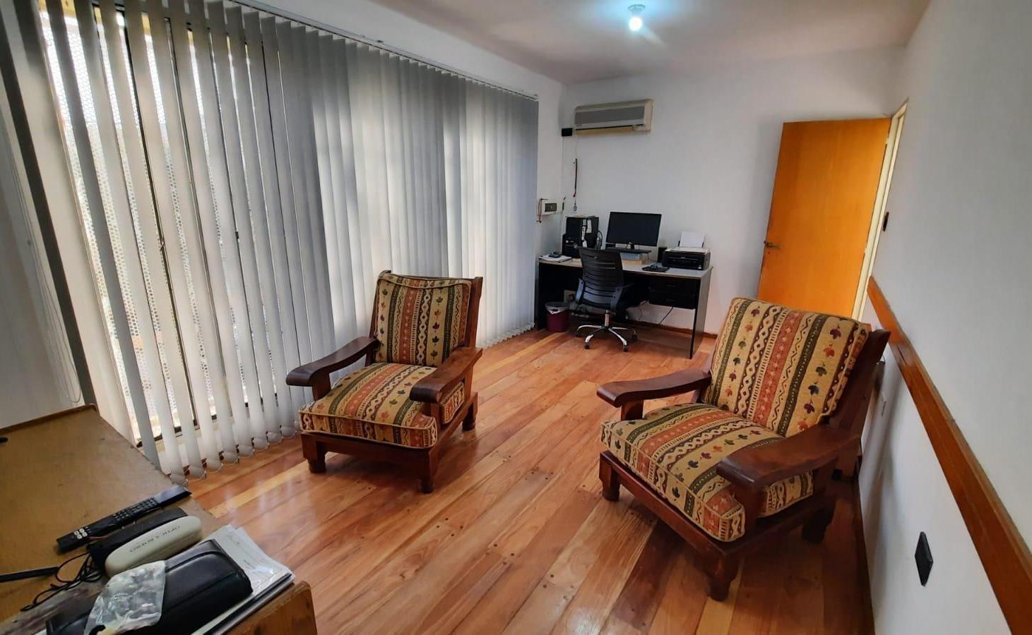 Foto de VENTA, AMPLIO GALPON CON OFICINAS, EXELENTE ESTADO, imagen 2