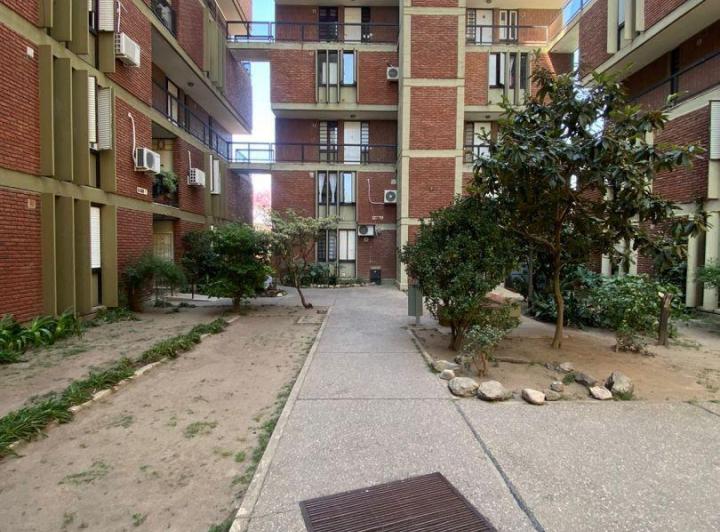 Departamento 5 ambientes. | Av. Castro Barros al 100 3