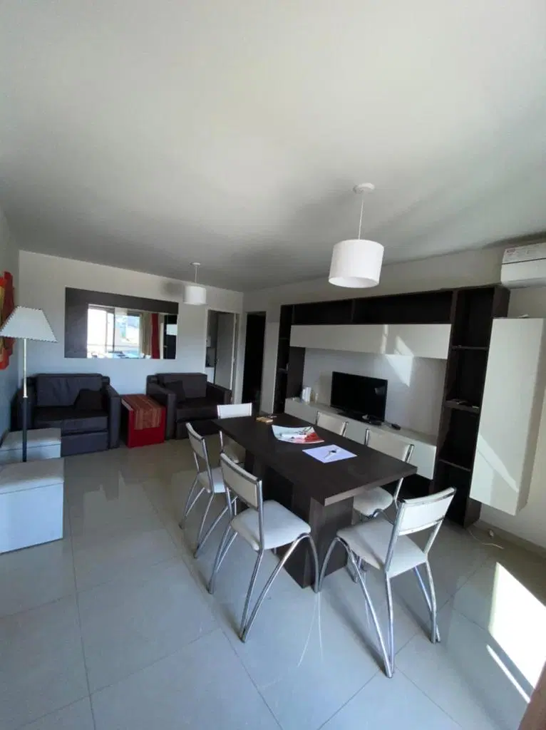 Departamento en Alquiler Anual 2 dorm balcon a la calle 2