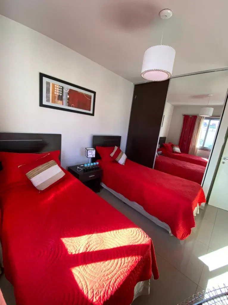 Departamento en Alquiler Anual 2 dorm balcon a la calle 3
