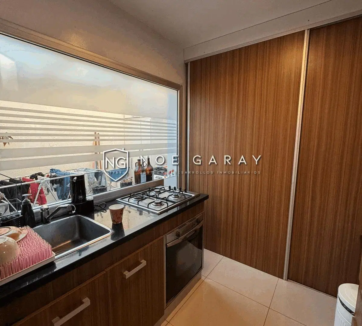 Dúplex en venta con patio, cochera y piscina en Santa Rita 8