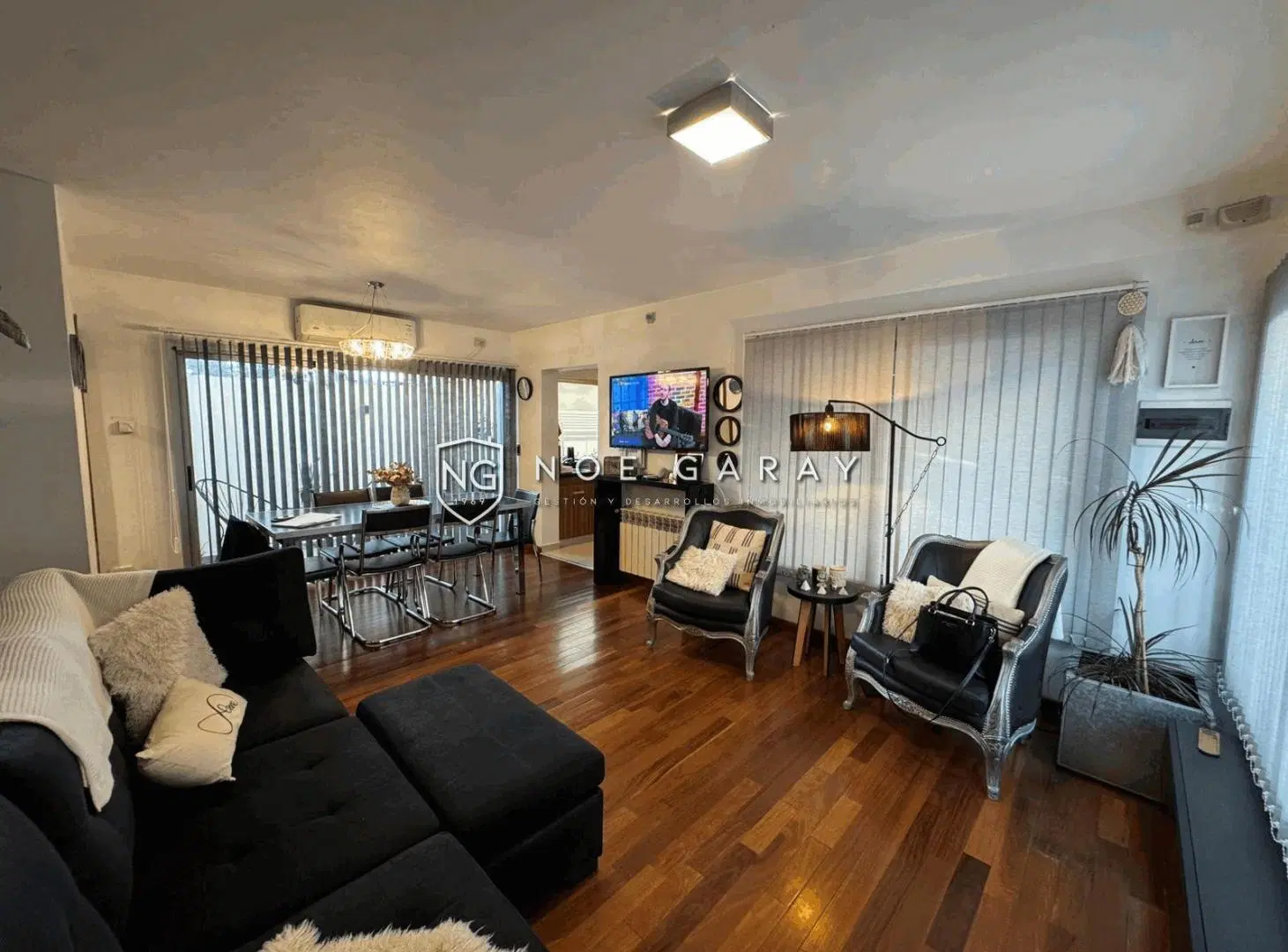 Dúplex en venta con patio, cochera y piscina en Santa Rita 3