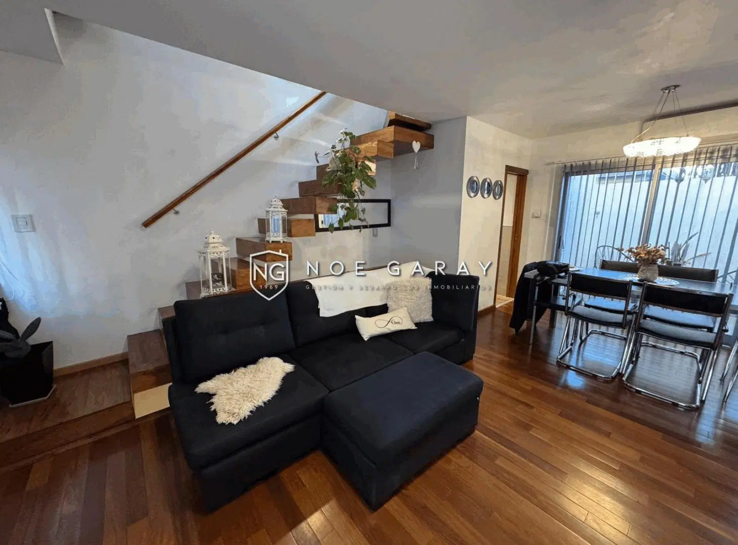 Dúplex en venta con patio, cochera y piscina en Santa Rita 1
