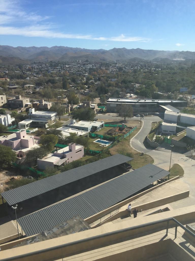 Oportunidad Bajo de Precio, Venta con Renta,2 Dorm 2 Baños, Reciben Lote 4