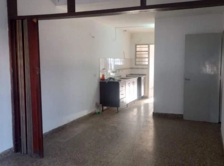 CASA 3 DORMITORIOS EN ALQUILER SOBRE AV. VALPARAISO 5