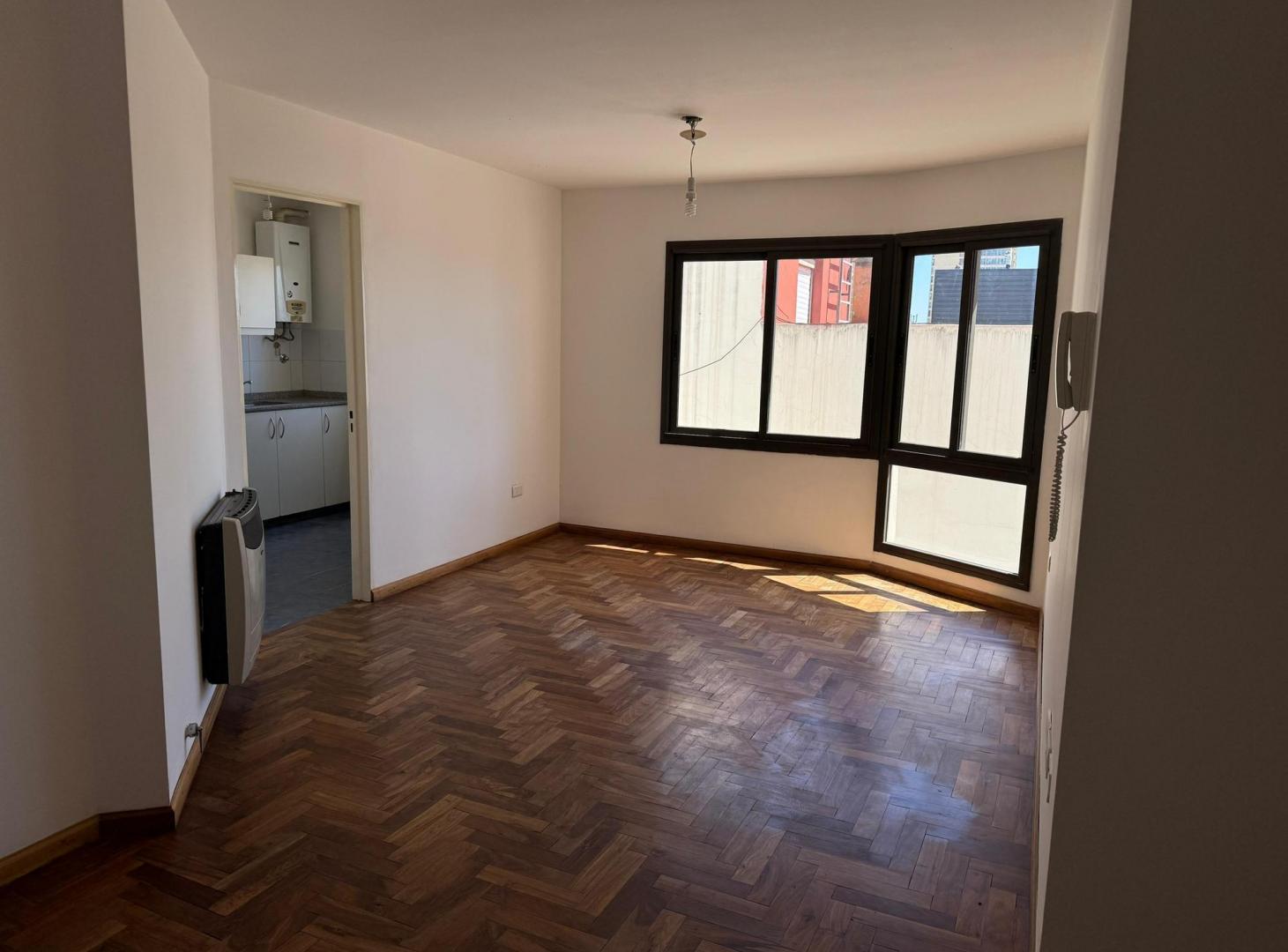 VENTA.DEPARTAMENTO EN ALBERDI, DOS DORM., UNA CUADRA DE NUEVOCENTRO