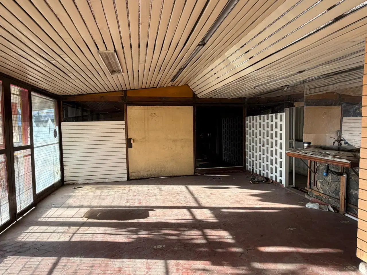 INMEJORABLE INMUEBLE PARA DESARROLLO SOBRE AVENIDA CON GRAN MOVIMIENTO 2
