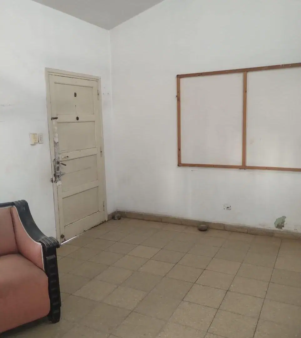 OPORTUNIDAD CASA PARA RECICLAR EN PARQUE VELEZ SARSFIELD 3