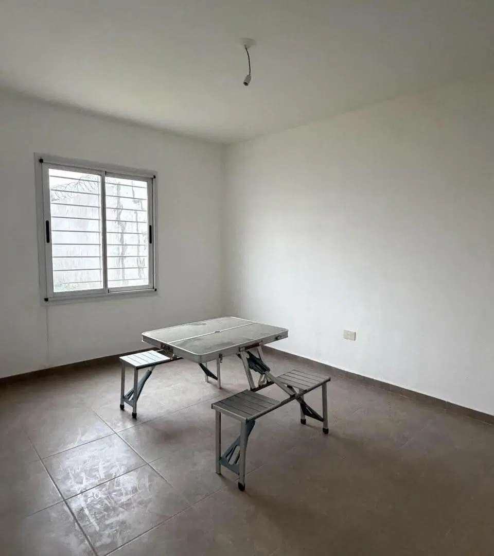 A ESTRENAR CON AMBIENTES AMPLIOS, COCHERA, PATIO 5