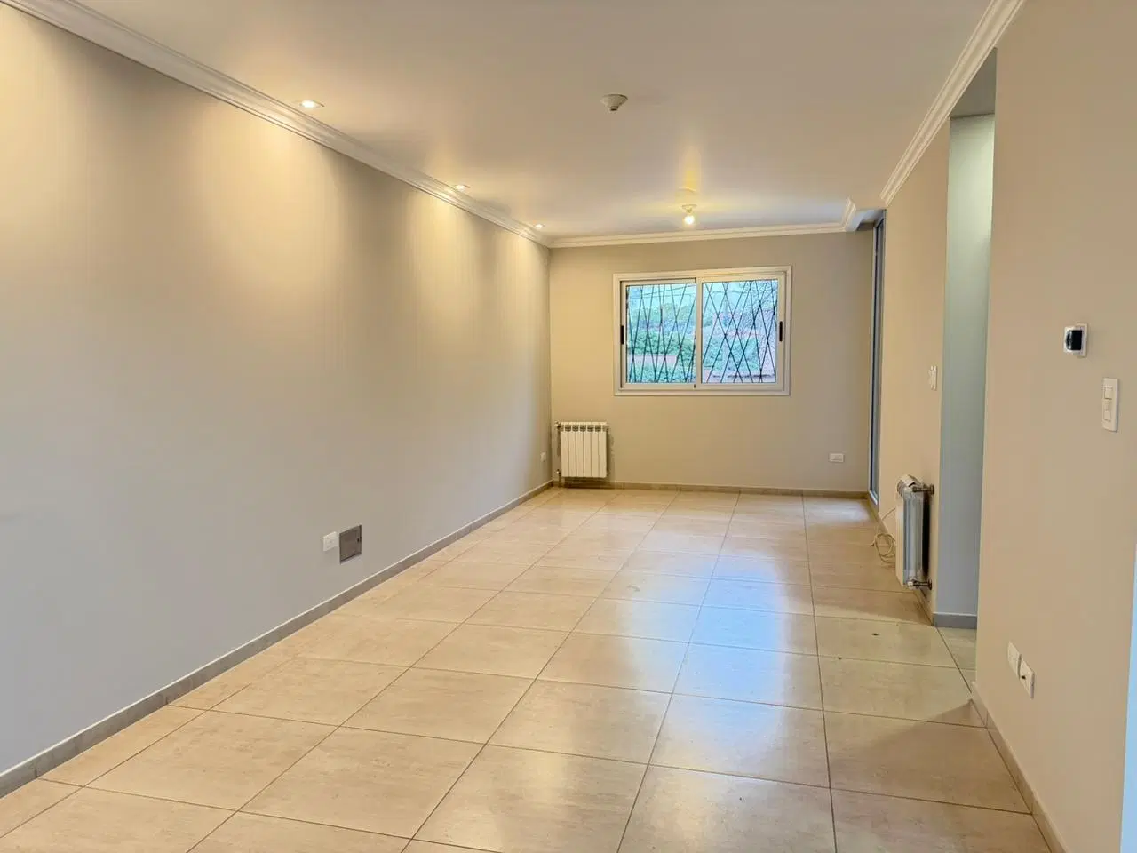 OPORTUNIDAD EN ALQUILER EN JARDINES DEL JOCKEY DUPLEX TRES DORM 3 BAÑOS 4
