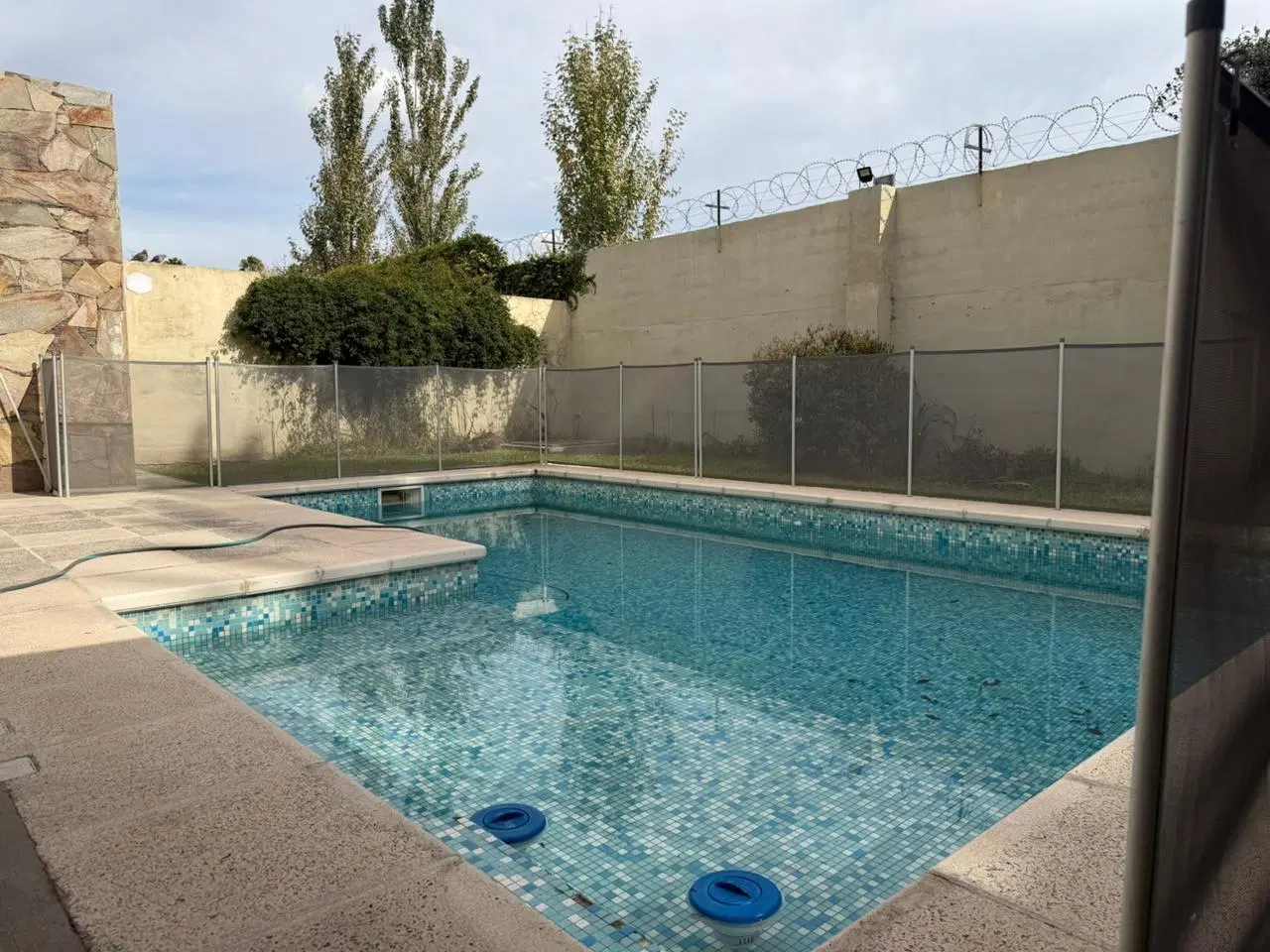 VIVIENDA PREMIUN EN VENTA EN TEJAS 2  4 DORMITORIOS, PILETA, QUINCHO Y COCHERA PARA 3 AUTOS 4
