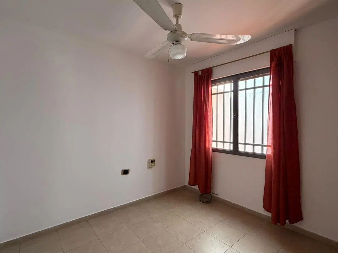 EXCELENTE CASA ALQUILER 4
