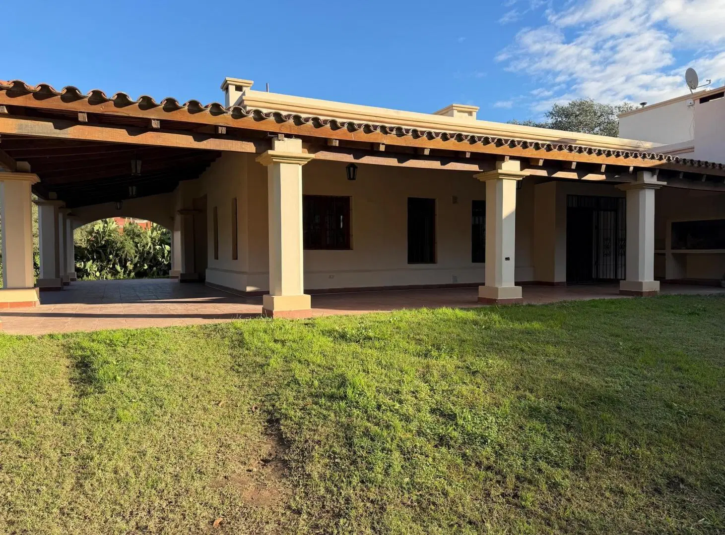 OPORTUNIDAD DE GRAN CASA EN ZONA SUR 8