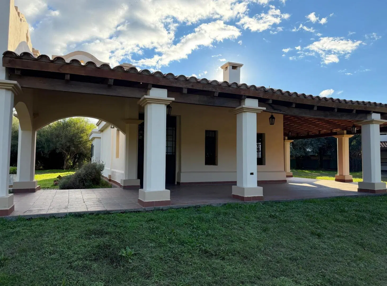OPORTUNIDAD DE GRAN CASA EN ZONA SUR 2