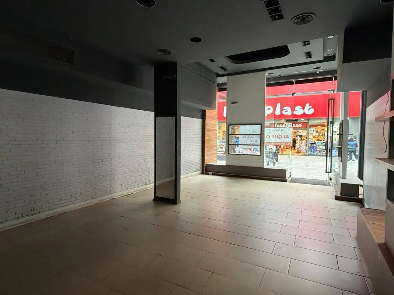 LOCAL SOBRE PEATONAL, CENTRO 5