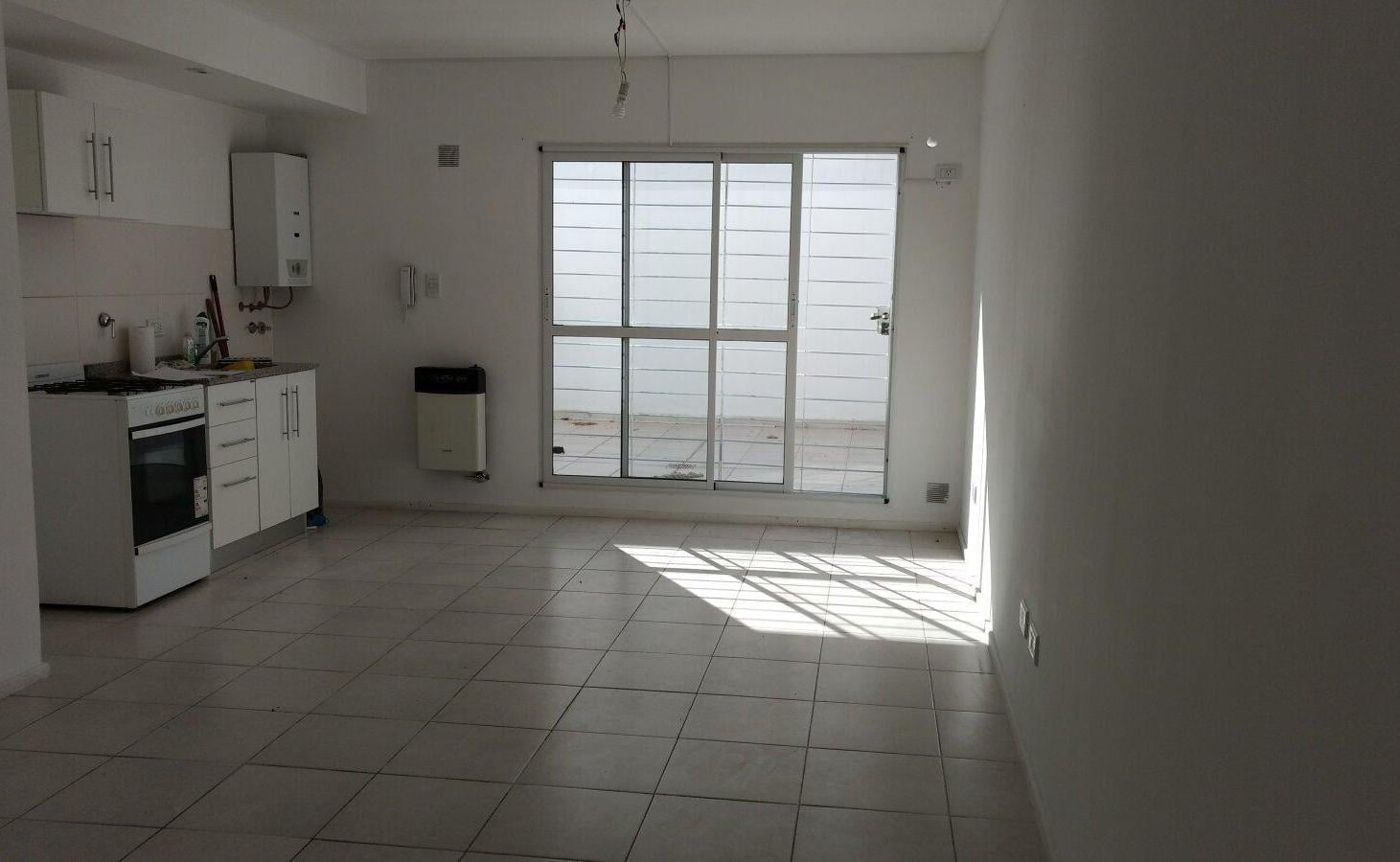 Foto de Monoambiente con patio. Super luminoso. Amplio. Placard, imagen 4