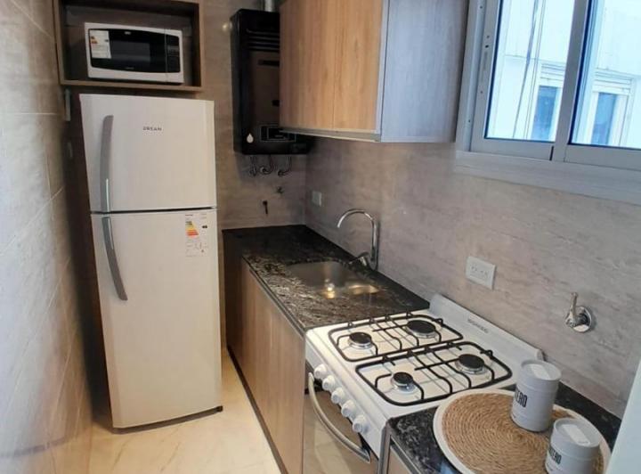 2 AMBIENTES LATERAL- CENTRO 4