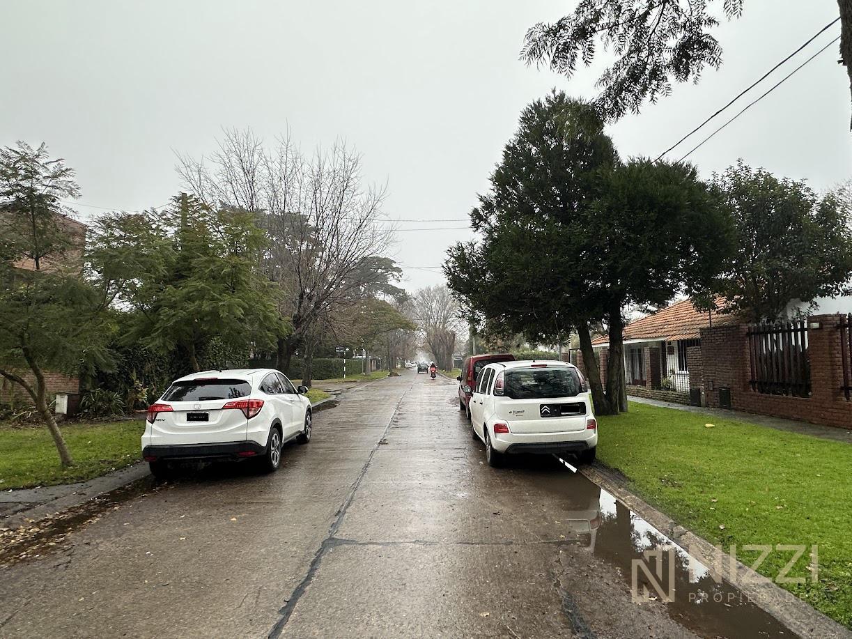 Lote de 15 x 43 en Las Farolas / Parque Luro