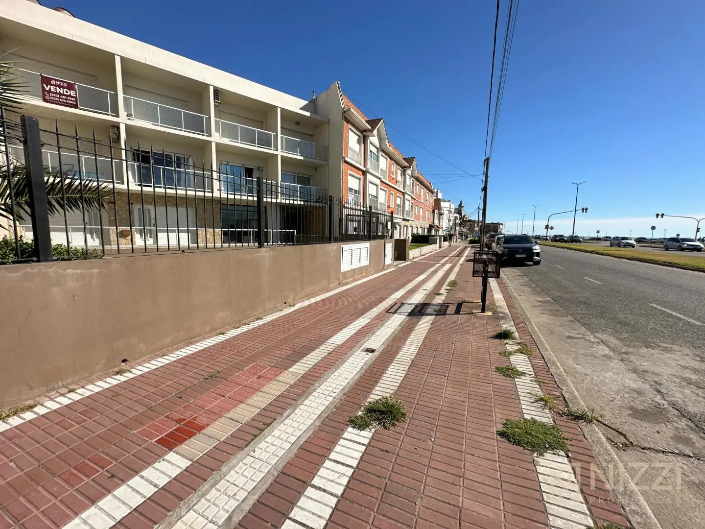 3 ambientes frente al mar + cochera - La Perla norte 2