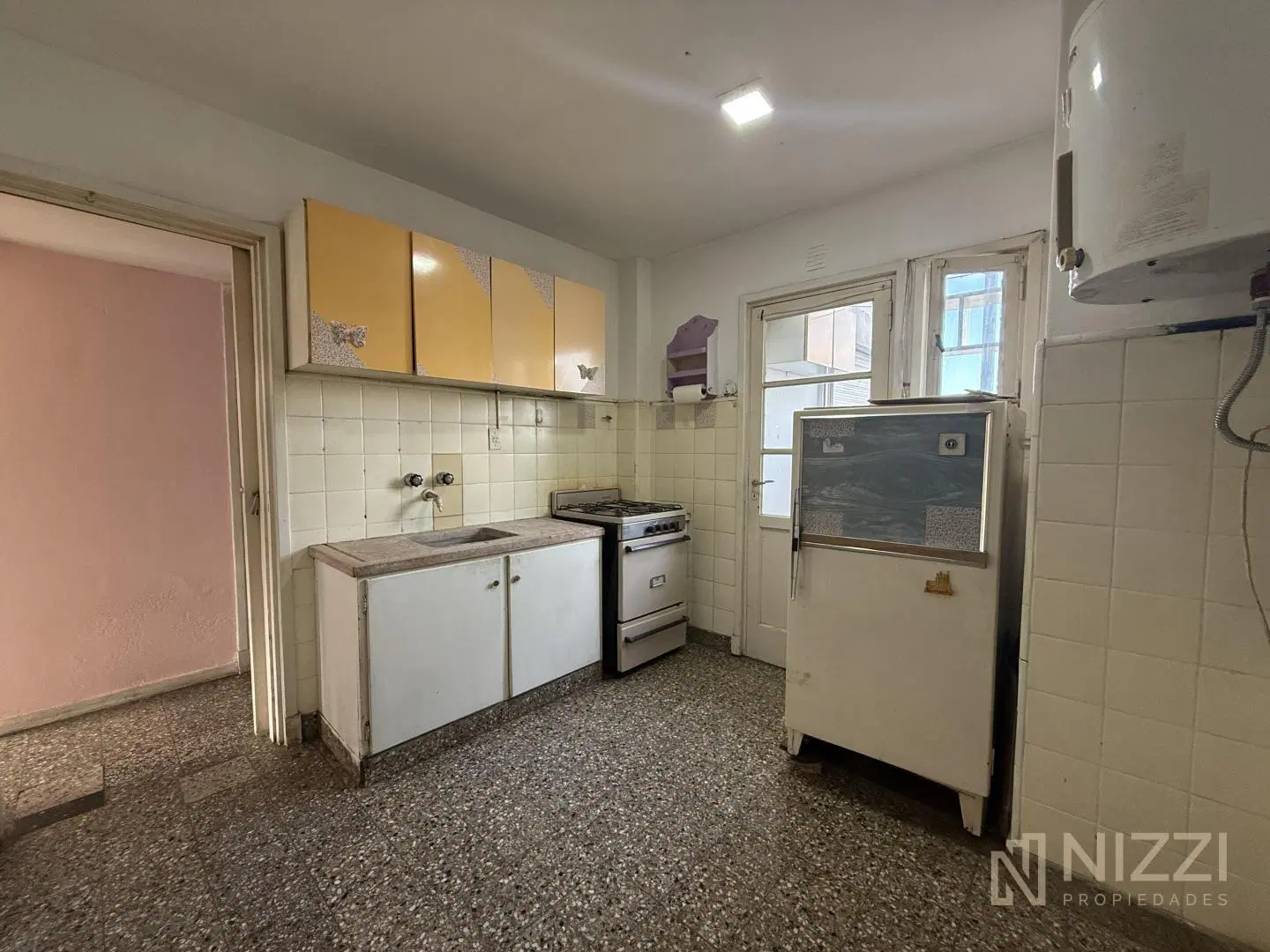 2 amb calle c/ balcón y cochera - La Perla 1