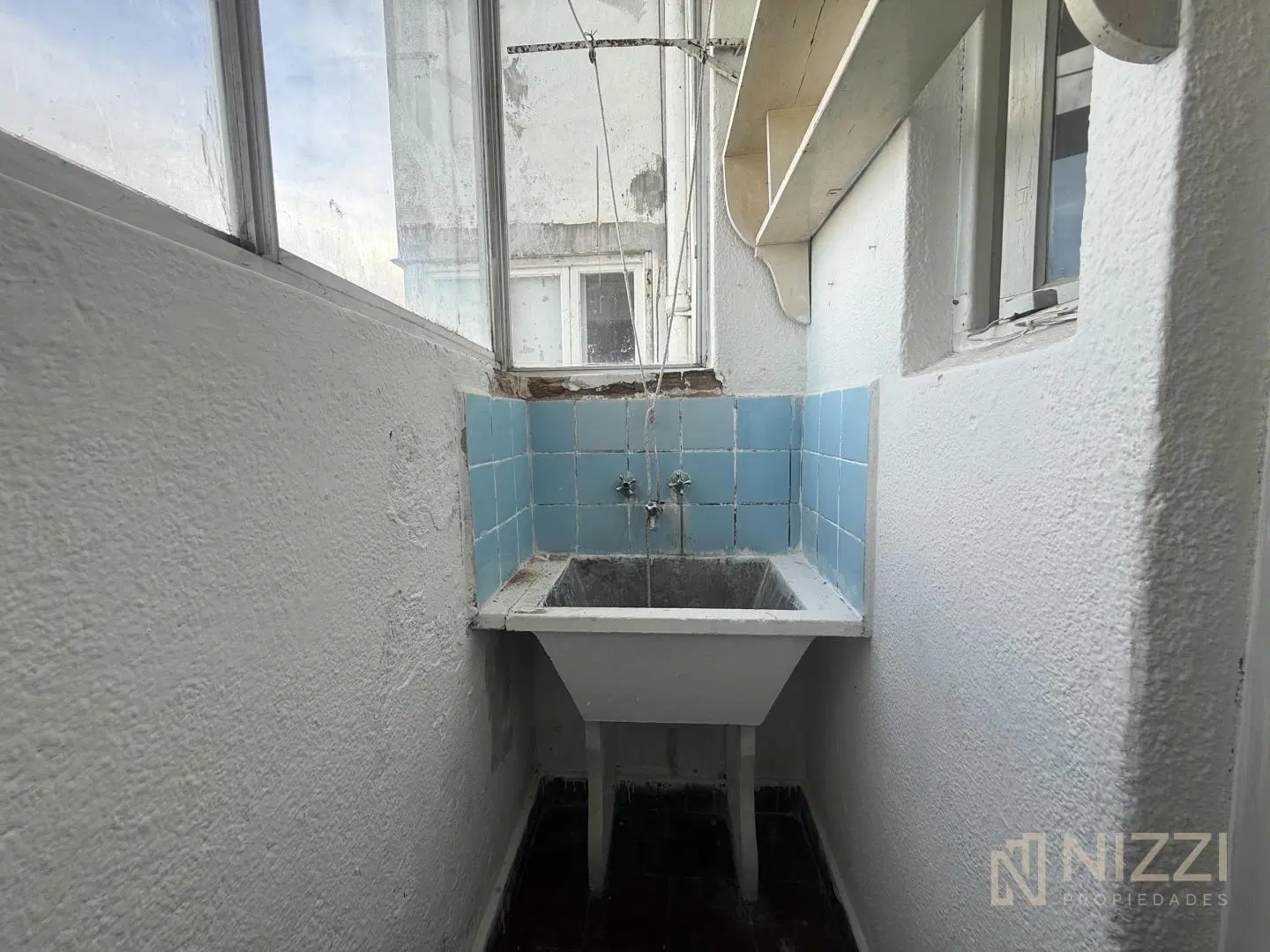 2 amb calle c/ balcón y cochera - La Perla 5