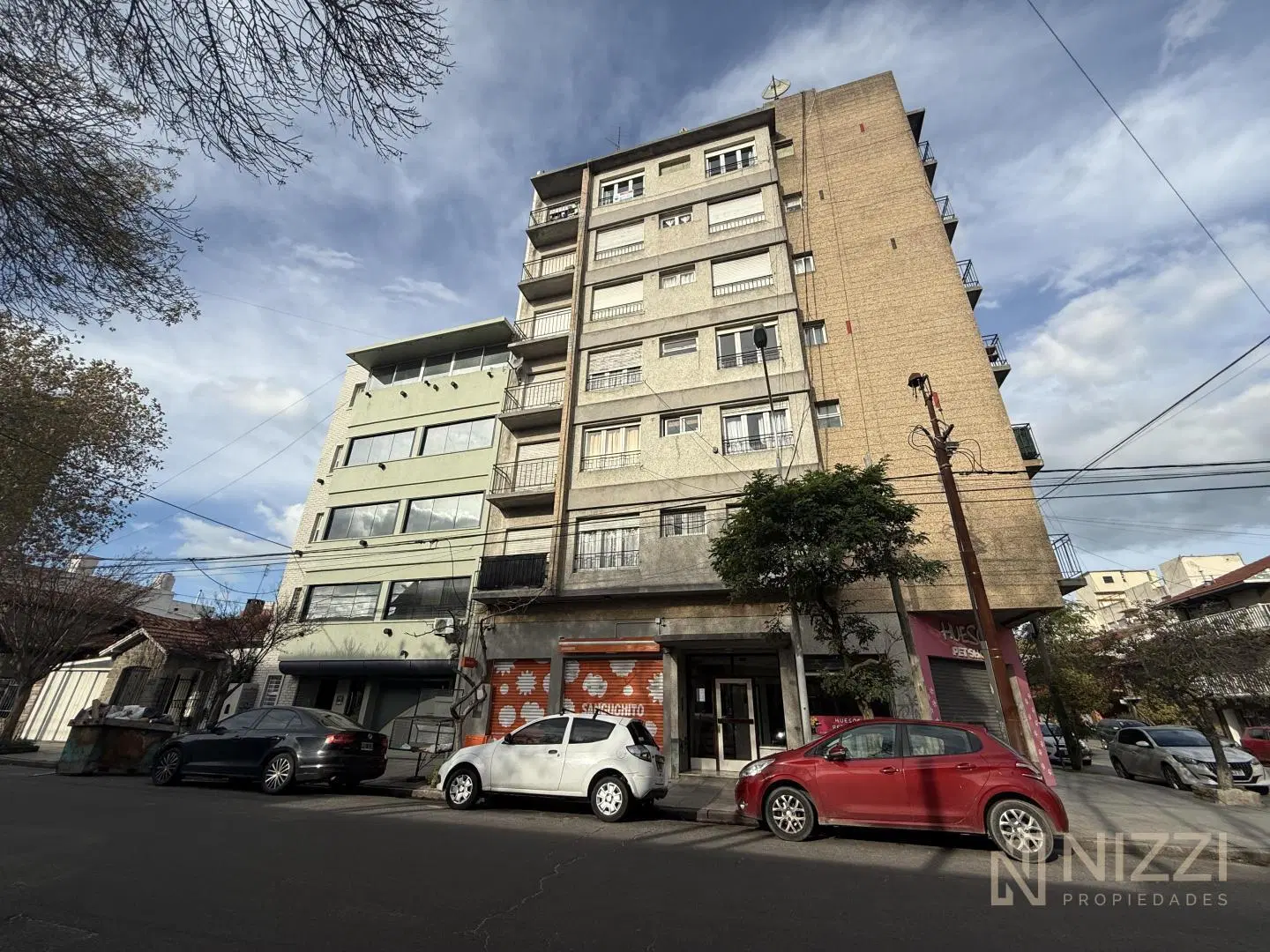 2 amb calle c/ balcón y cochera - La Perla 5