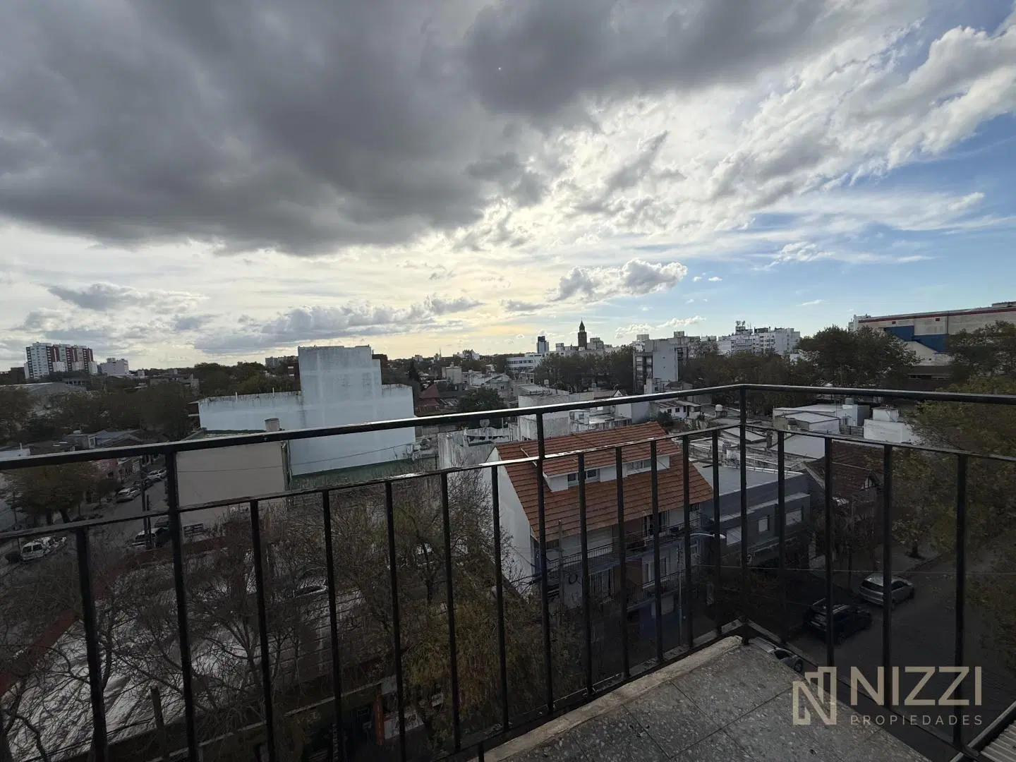 2 amb calle c/ balcón y cochera - La Perla 2