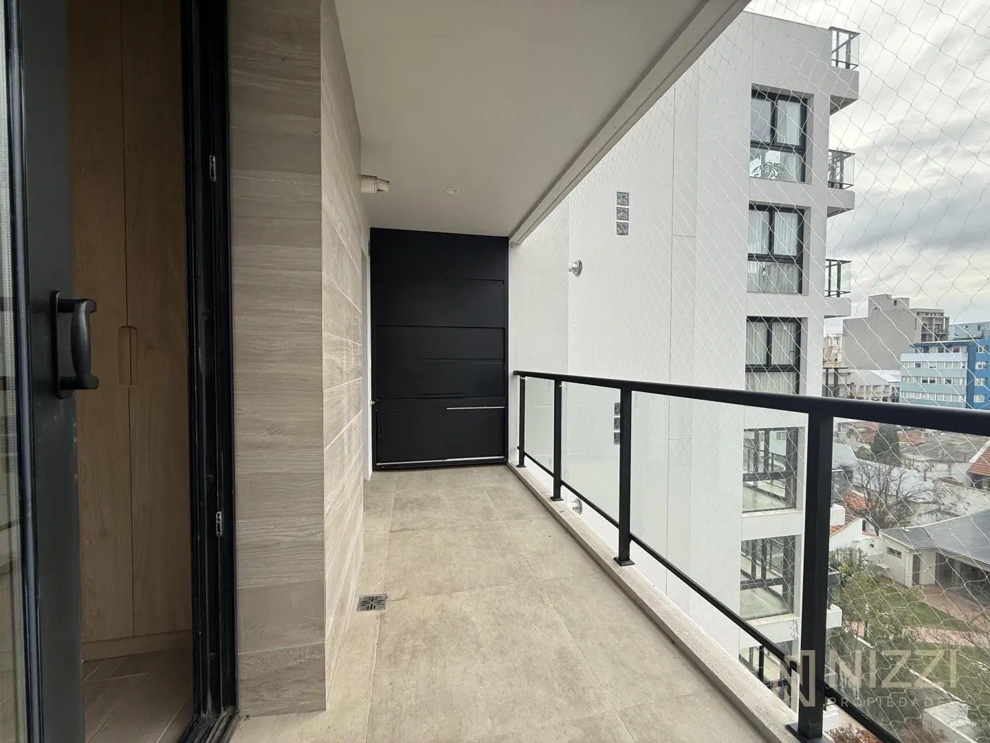 Gran 3 amb CALLE con balcón a estrenar - Guemes 3