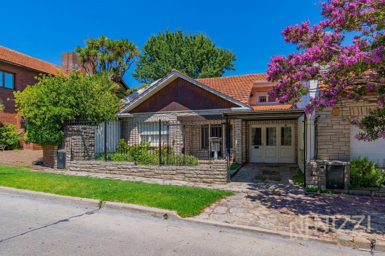 Foto de Chalet marplatense, sobre lote de 10 x 33 - Stella Maris, imagen 1
