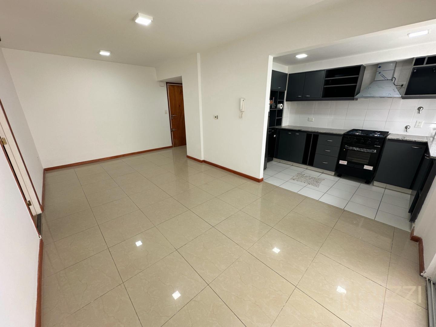 Foto de 2 ambientes 48m² con cochera y baulera - Plaza Mitre, imagen 3