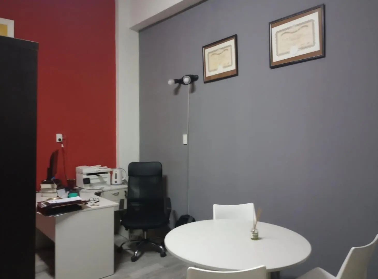 OFICINA ADMINISTRATIVA EN VENTA - AV. ARGENTINA 175, GALERIA JARDIN 1