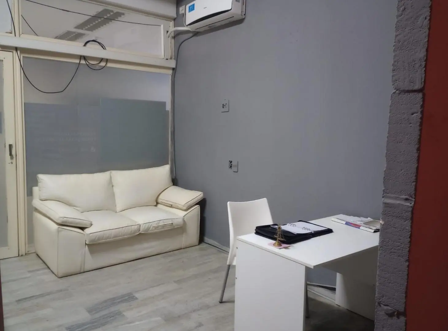OFICINA ADMINISTRATIVA EN VENTA - AV. ARGENTINA 175, GALERIA JARDIN 2
